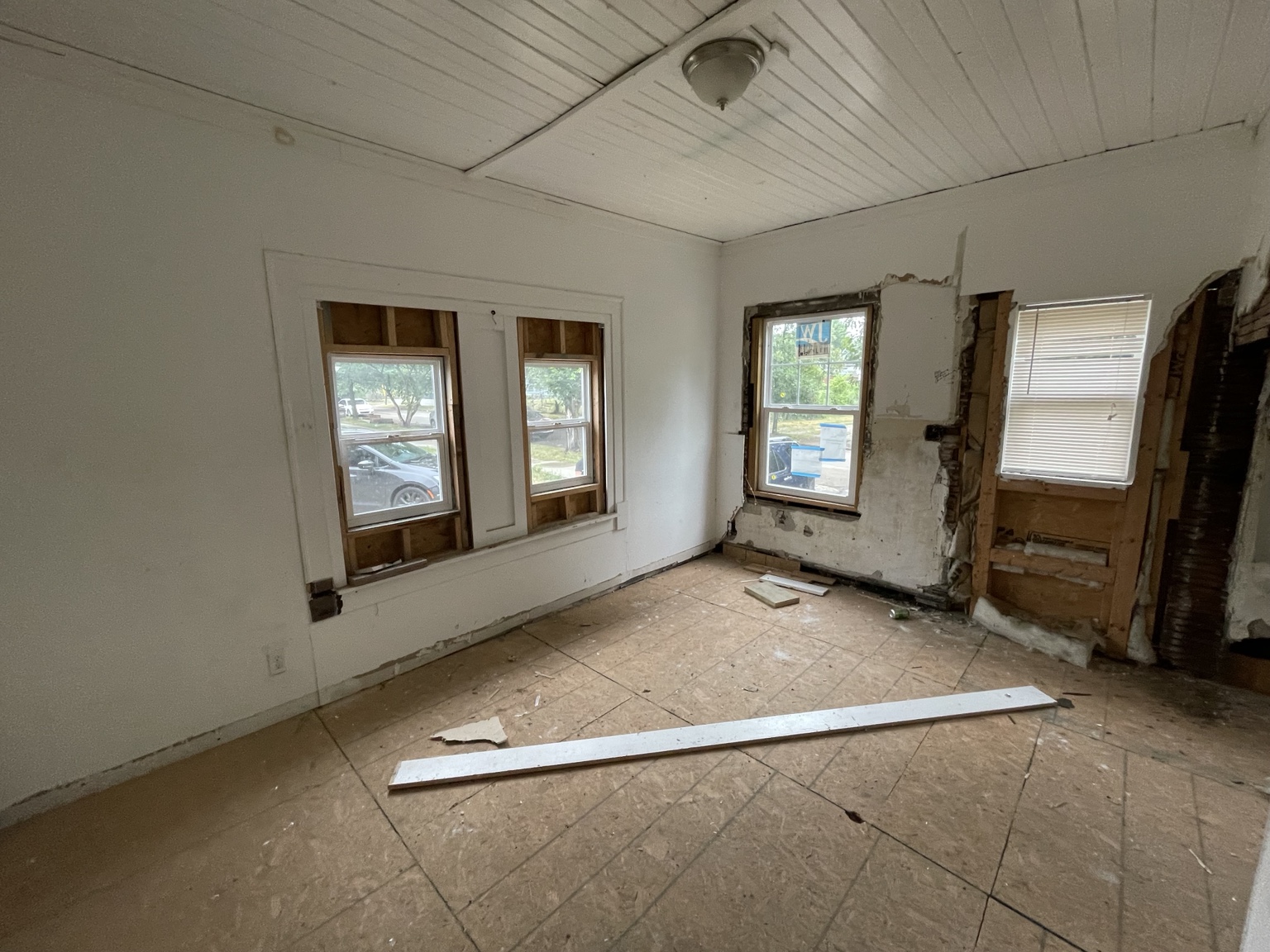 Jefferson St - Interior Before